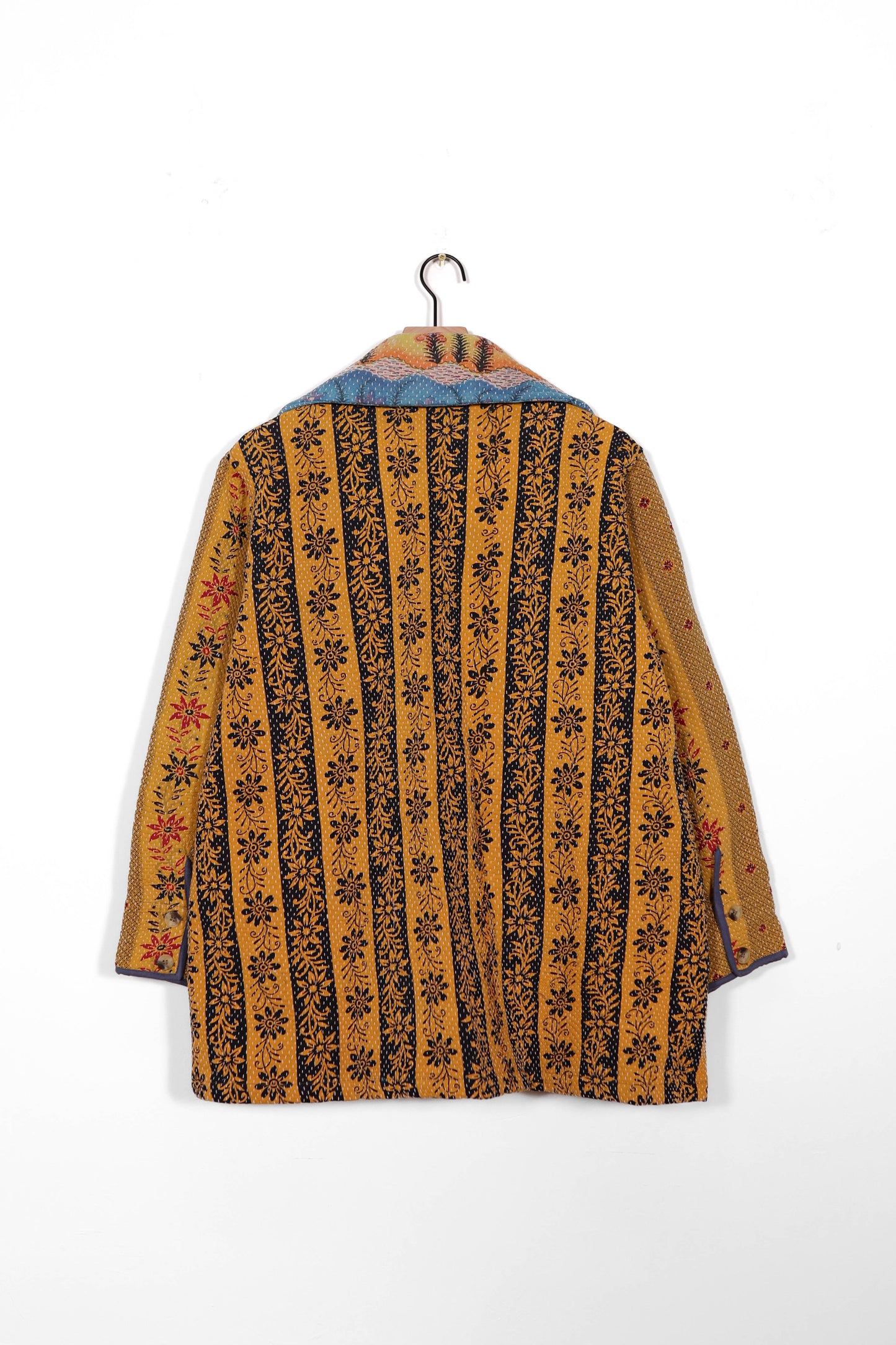 Medium Barn Coat B1097