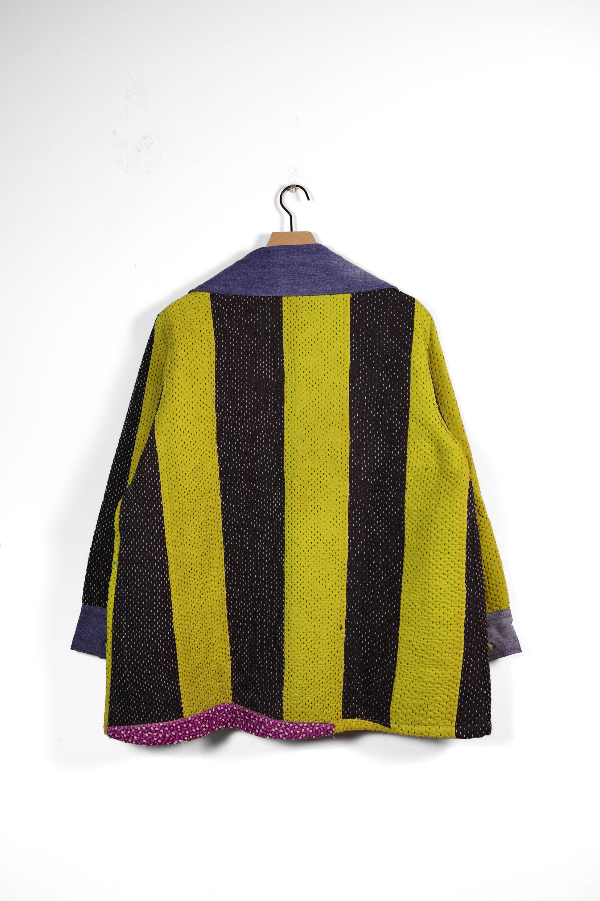 Medium Barn Coat B1357